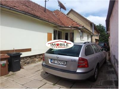 Casa cu 3 apartamente de vanzare in Sibiu