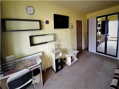 Apartament mobilat cu 2 camere decomandate de vanzare in zona Valea Aurie