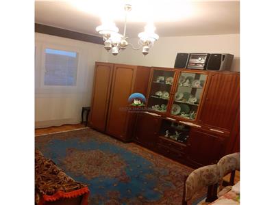 apartament de inchiriat cu loc de parcare, 2 camere decomandat, Manastur, Cluj Napoca