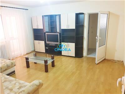 Apartament 3 camere de inchiriat  Cetate etaj 1,300 euro