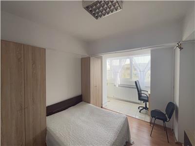 Apartament cu 3 camere de vanzare in zona Pta Alba Iulia