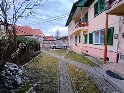 Casa cu 4 camere curte si garaj langa Parcul Sub Arini din Sibiu