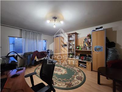 Apartament cu 4 camere, decomandat, 85 mpu, zona Bucovina