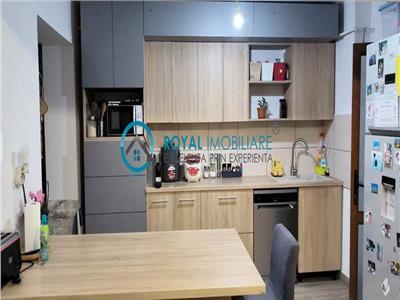 Royal Imobiliare-Vanzare Apartament 4 Camere Zona Malu Rosu