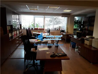 NOU i ...de vanzare   spatiu birouri la cheie 150 mp si 2 garaje - Pitesti