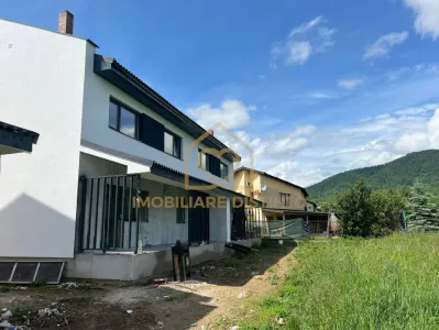 Duplex in livada cu 5 camere - Baia Mare