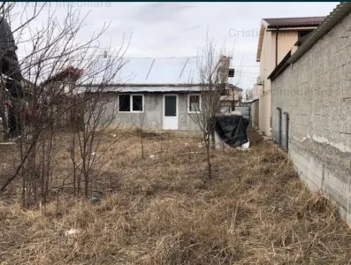 Radu Negru Casa la P+M LA ROSU  teren 275mp  11m la strada - Braila