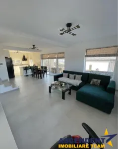 Casa cu 4 camere, Livezeni - Livezeni