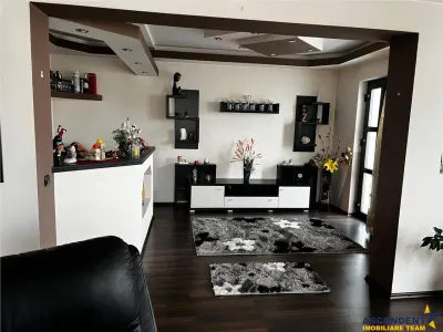 Casa ce imbina eleganta cu functionalitatea, confort pe infrastructura locala - Harman