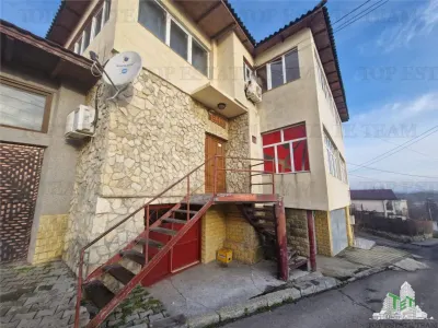 Vila unica de vanzare cu destinatie de locuinta si spatii comerciale, Medgidia, Constanta - Medgidia