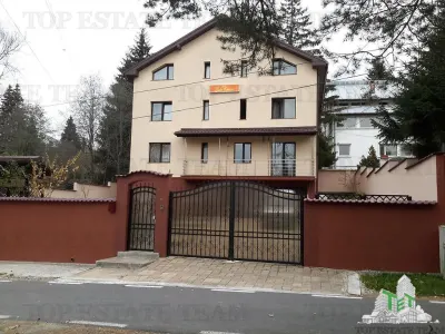 Vila 9 camere cu teren in Predeal - Predeal