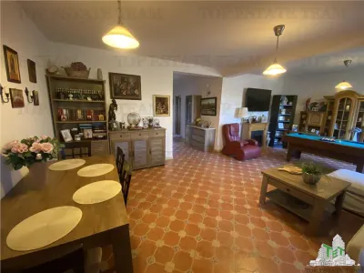Vila spatioasa cu 3 apartamente in Fundeni Dobroiesti - Dobroesti
