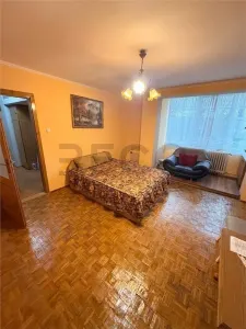RECO Apartament X mare 2 camere zona foarte linistita Splaiul Crisanei - Oradea