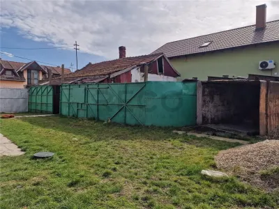 RECO Casa de demolat cu teren mare in Bors - Bors
