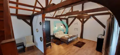 Pensiune la cheie, 10 camere, Central Sibiu - Sibiu