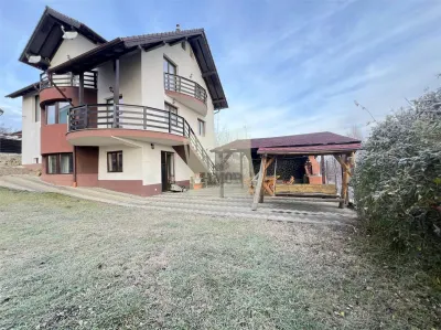 Casa  260 mpu 7 camere 5 bai filigorie teren 500 mp Selimbar - Selimbar