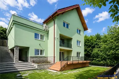 Vila exclusivista, aspect modern in eleganta prezentare, Central, Brasov - Brasov