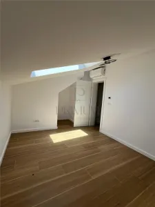 Casa - parter cu mansarda - 105 mp utili - toate utilitatiile - Timisoara