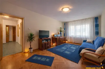 Distinctiv apartament, decomandat, 3camere, boxa, loc parcare, Central, Brasov - Brasov