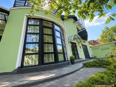 Vila individuala, arhitectura aparte, garaj, terasa,  balcon, Semicentral, Targu Mures - Targu Mures