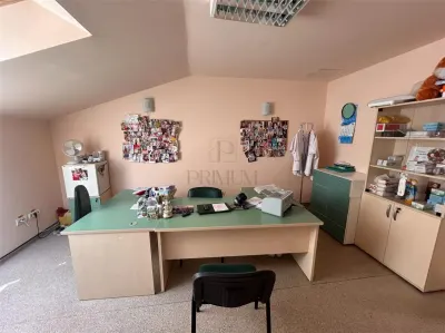 Spatiu de birou - zona linistita - centrala proprie - aer conditionat - Timisoara